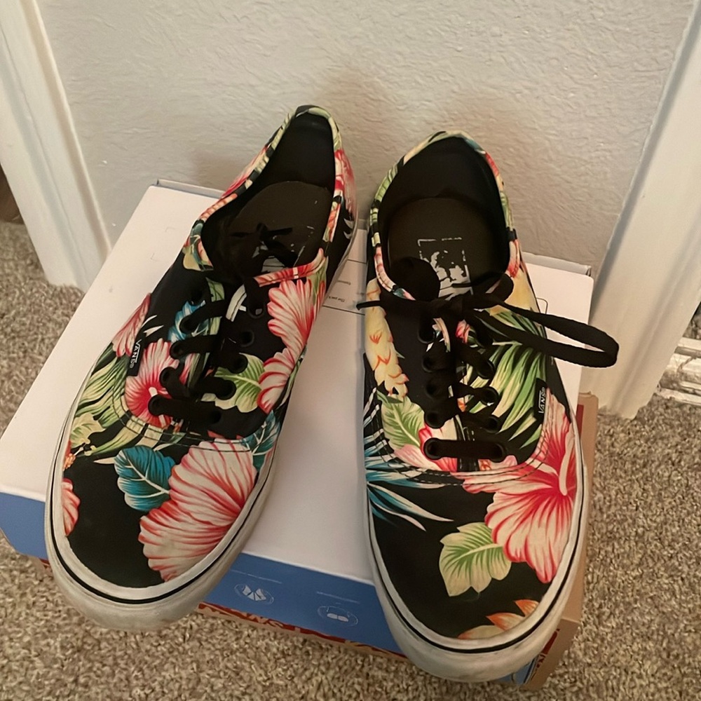 Vans, Size 9, Multicolor (Flower Pattern) - image 1